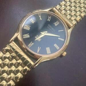 Seiko Gold and Black Men's Classic Vintage Watch 33mm Rare